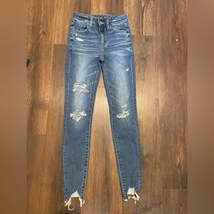 american eagle skinny jeans with rips.